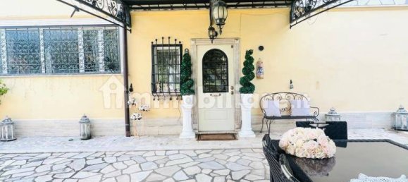 5 bedrooms Villa in Rome, Italy No. 320153 10