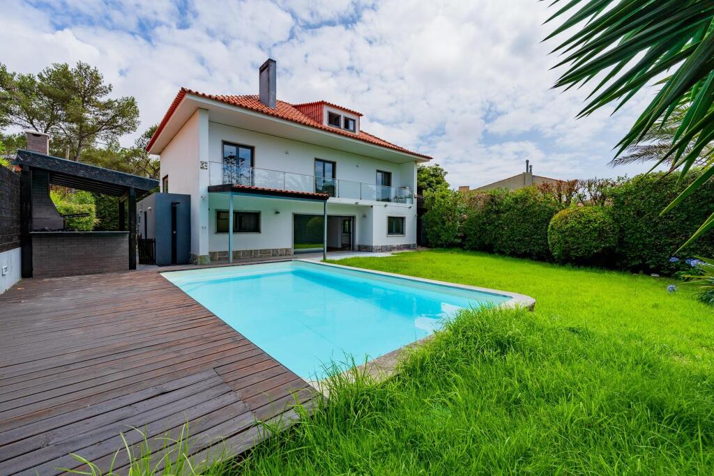 4 bedrooms Villa in Cascais, Portugal No. 257780