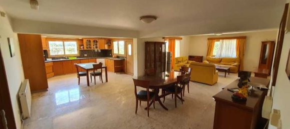 6 bedrooms Commercial property in Chloraka, Cyprus No. 67732 9