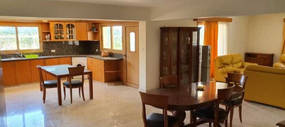 6 bedrooms Commercial property in Chloraka, Cyprus No. 67732 5