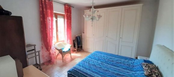 Дом с 7 комнатами в Орвието, Италия № 47390 12