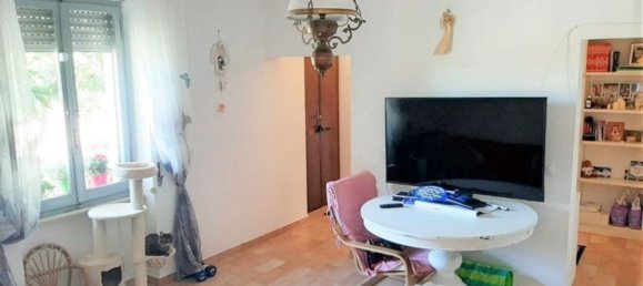 Дом с 7 комнатами в Орвието, Италия № 47390 11