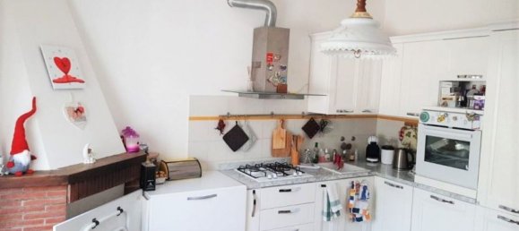 Дом с 7 комнатами в Орвието, Италия № 47390 9