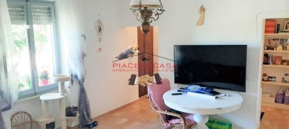 Дом с 7 комнатами в Орвието, Италия № 47390 6