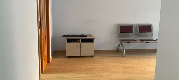 Oficina en Cosenza, Italy 100 m² No. 41568 2