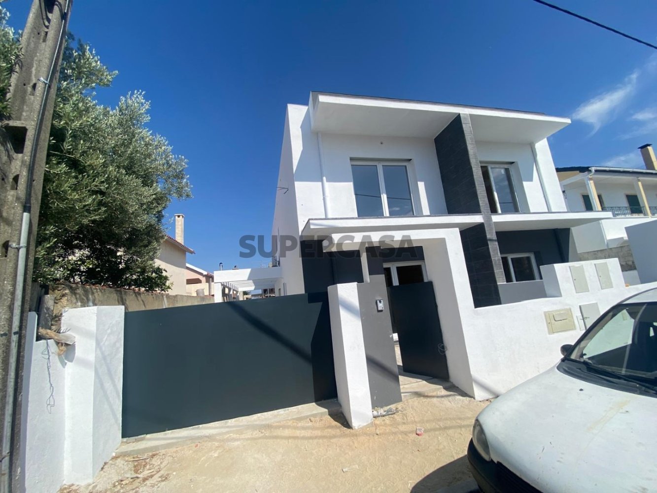 Casa de 3 dormitorios en Seixal, Portugal No. 226892