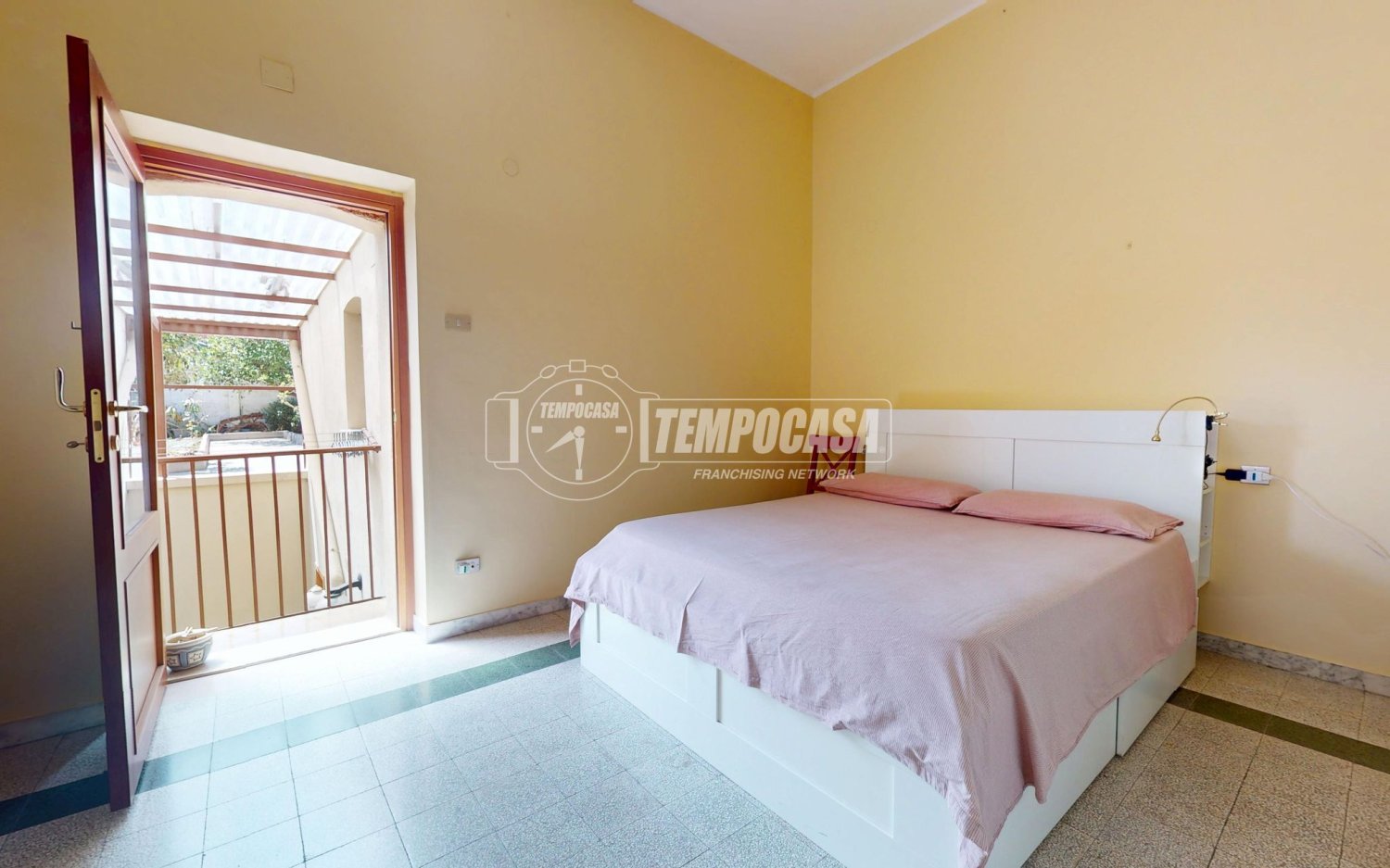 2 bedrooms House in Bari, Italy No. 286544