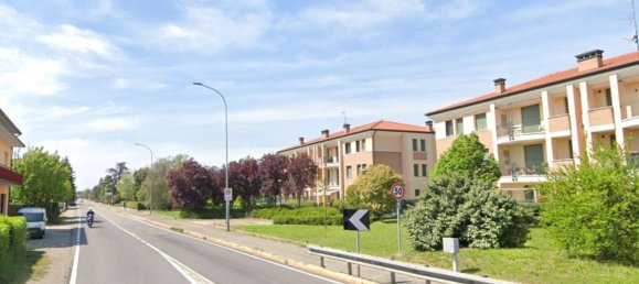 7 rooms Apartment in Cavezzo, Italy No. 94992 2