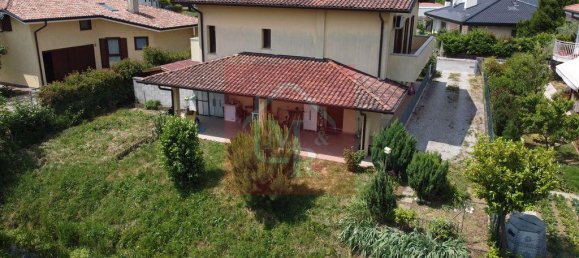 5 rooms Apartment in Udine, Italy No. 86322 4