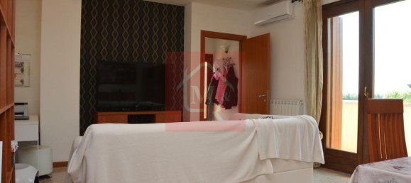 5 rooms Apartment in Udine, Italy No. 86322 9