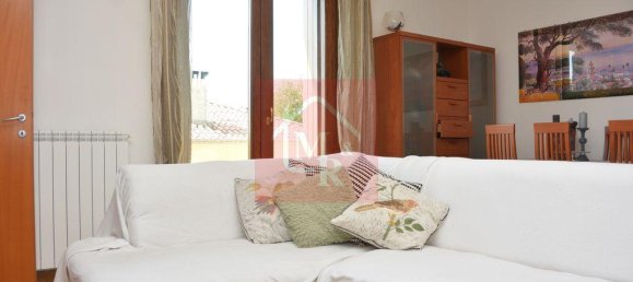 5 rooms Apartment in Udine, Italy No. 86322 11