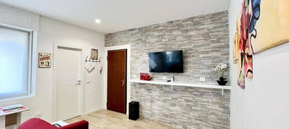 Apartamento de 1 dormitorio en Varese, Italy No. 65255 3