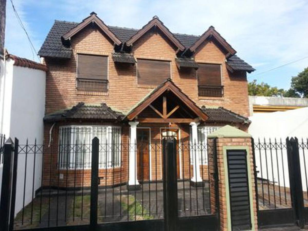 3 bedrooms House in Moron, Argentina No. 54106