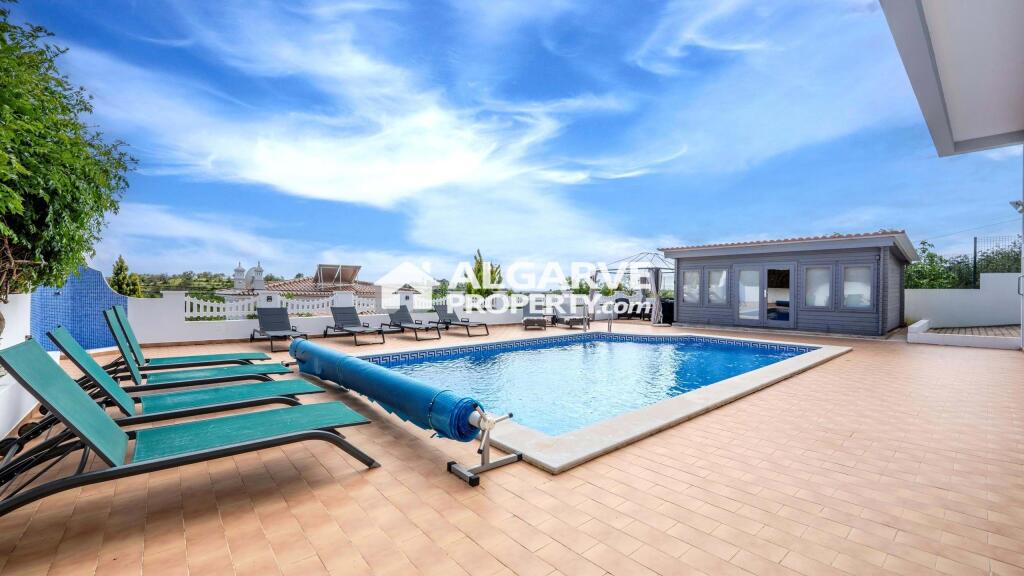 5 bedrooms Villa in Loule, Portugal No. 351565