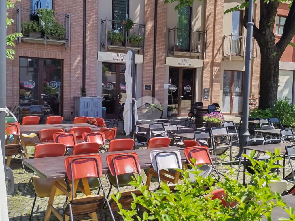 Propiedad comercial de 3 habitaciónes en Collegno, Italy No. 112707