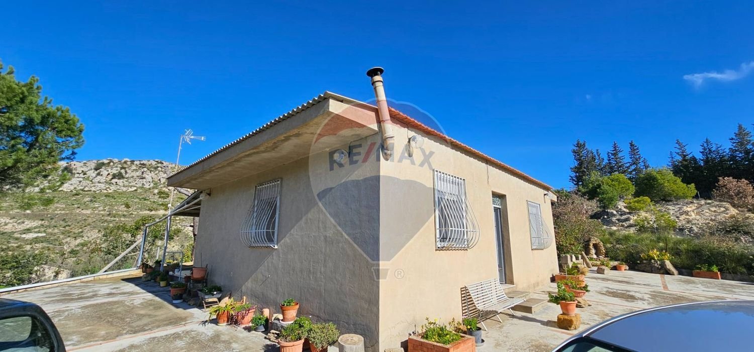 5-salle Maison à Caltagirone, Italy No. 126885