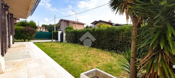 2 bedrooms Villa in Passirano, Italy No. 353062 2