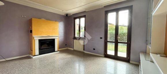 2 bedrooms Villa in Passirano, Italy No. 353062 5