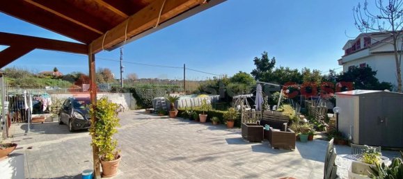 3 rooms Apartment in Giugliano in Campania, Italy No. 154834 2