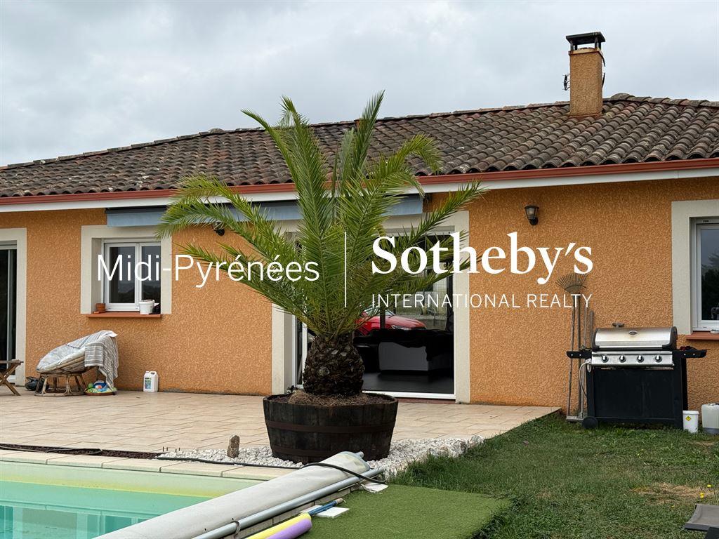 3 bedrooms House in Lavaur, France No. 360834