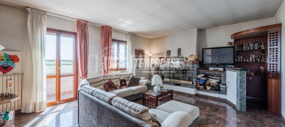 6 rooms House in Poggio Renatico, Italy No. 305100 36