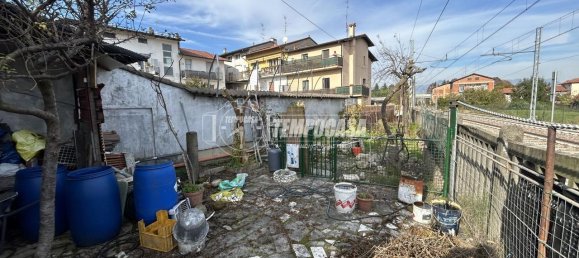 5 rooms House in Fino Mornasco, Italy No. 6013 4