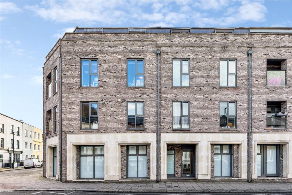 2 bedrooms Apartment in London, United Kingdom No. 12808