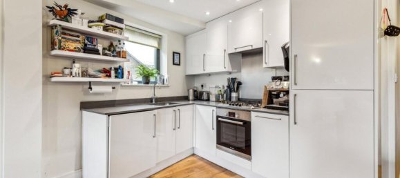 2 bedrooms Apartment in London, United Kingdom No. 12808 3