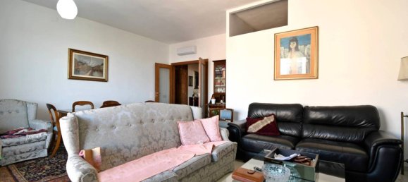 3 bedrooms Apartment in Cagliari, Italy No. 270101 4