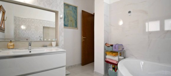 3 bedrooms Apartment in Cagliari, Italy No. 270101 27