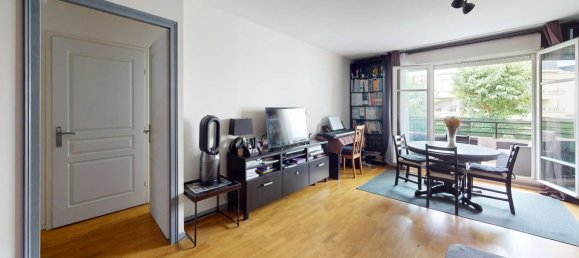 3 bedrooms Apartment in Emerainville, France No. 333356 10