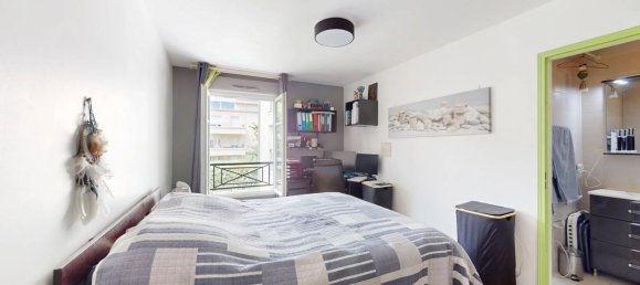 3 bedrooms Apartment in Emerainville, France No. 333356 8