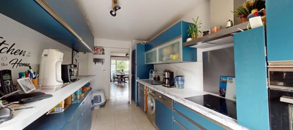 3 bedrooms Apartment in Emerainville, France No. 333356 5