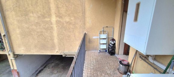 Studio in Padua, Italy No. 171150 6