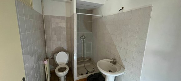 Edificio de 4 dormitorios en Amilly, France No. 55696 6