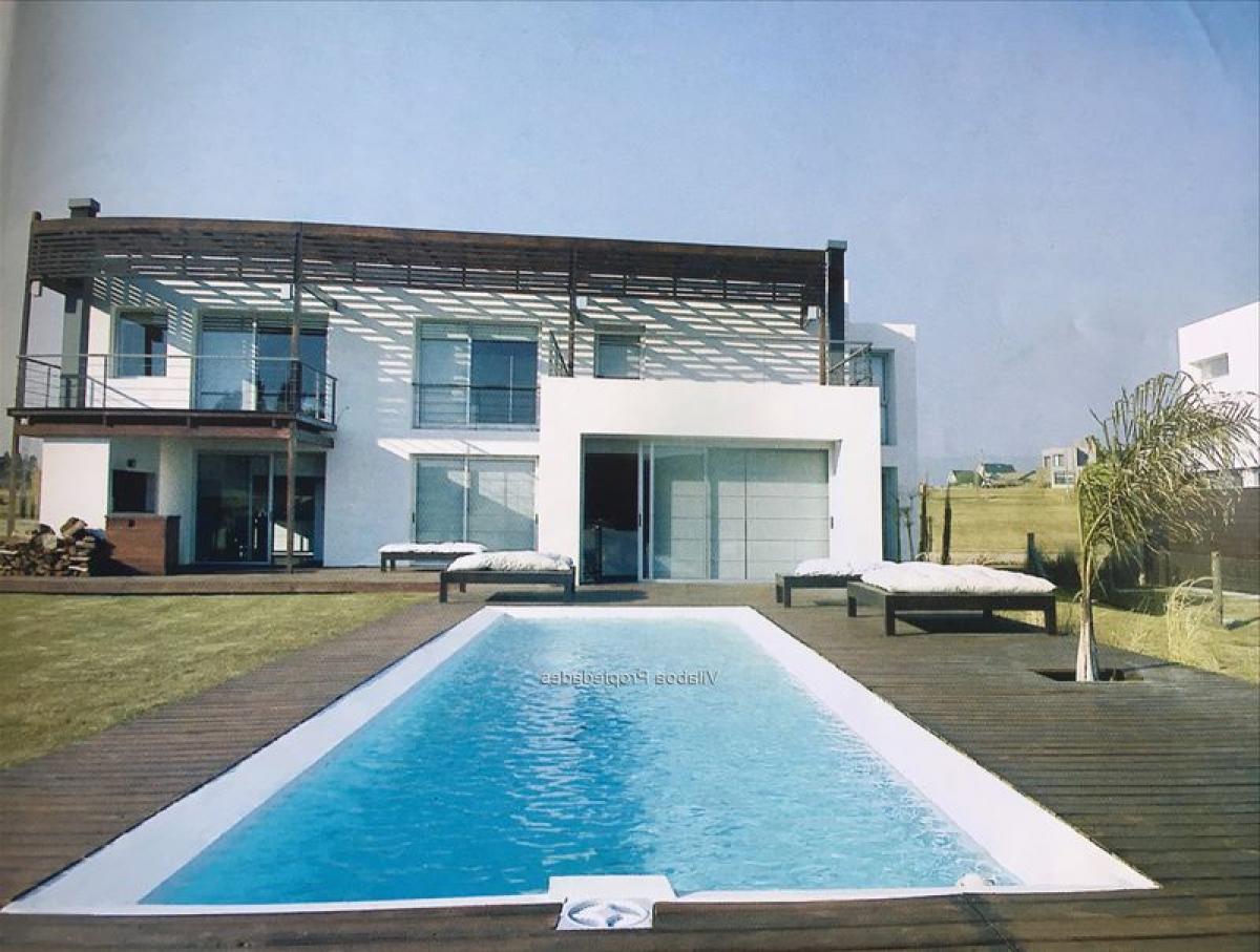 3 bedrooms House in Canelones, Uruguay No. 1941