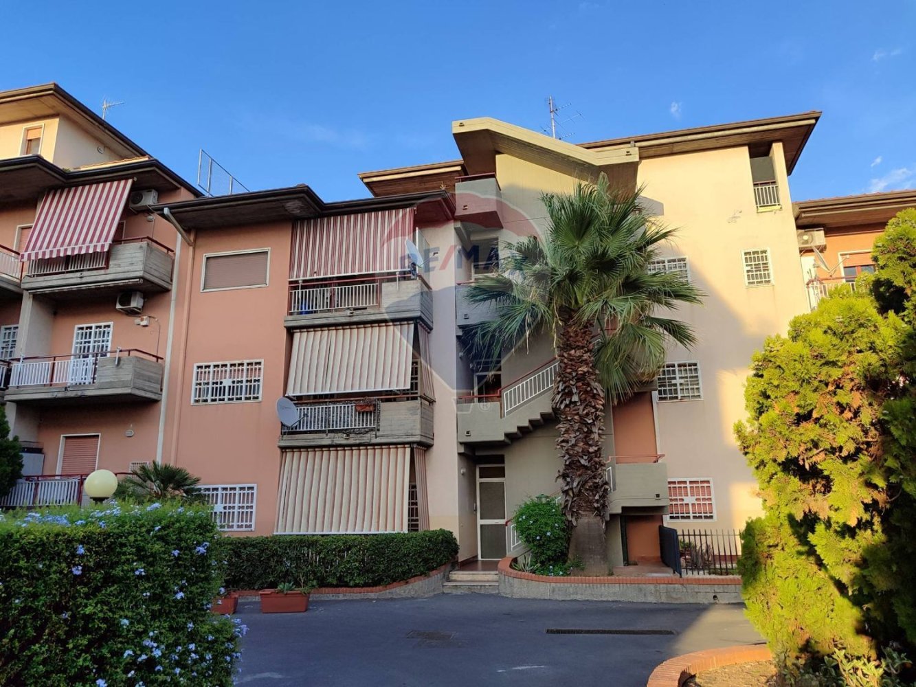 4 bedrooms Apartment in Catania, Italy No. 346843