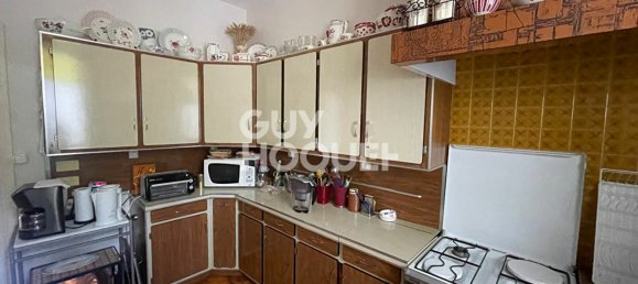 2 bedrooms House in Bourges, France No. 233889 3