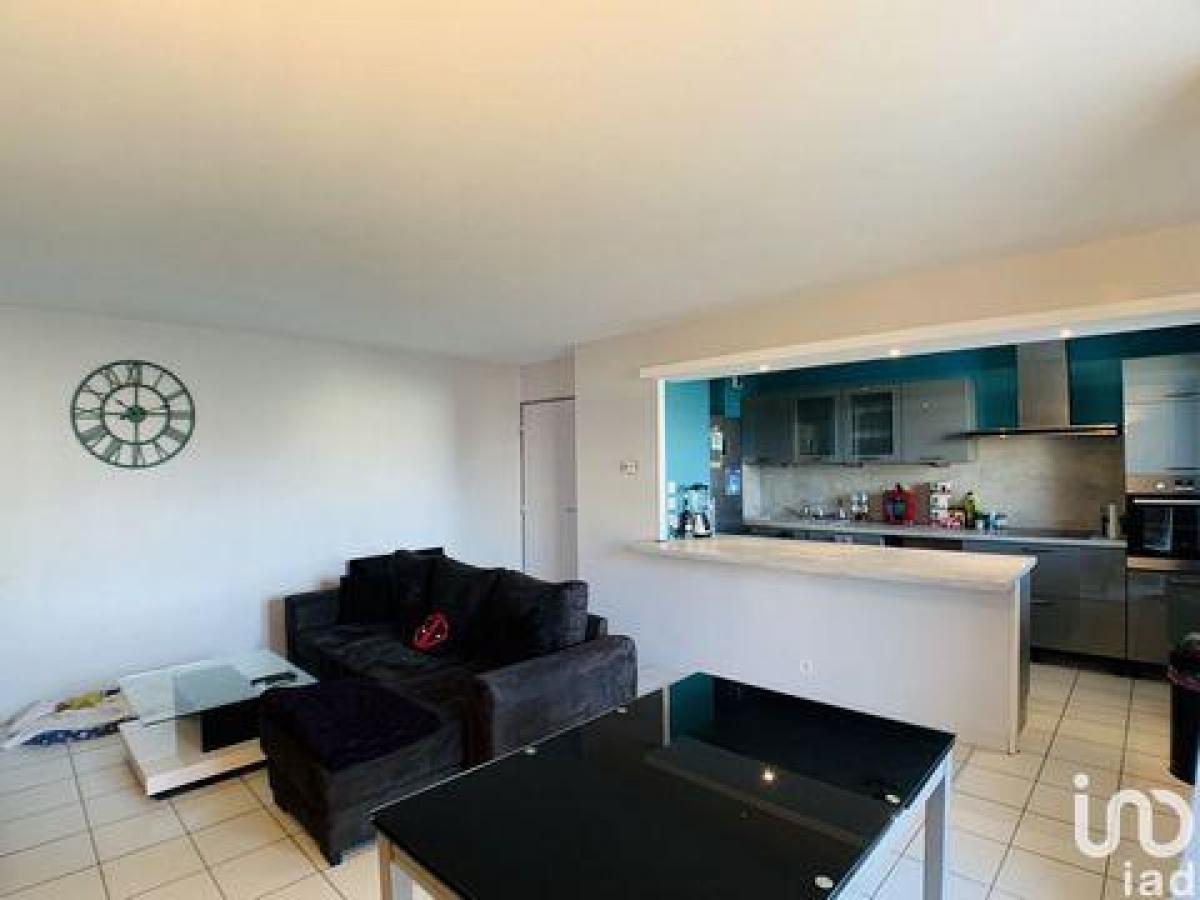 2 bedrooms Condo in Sens, France No. 14057