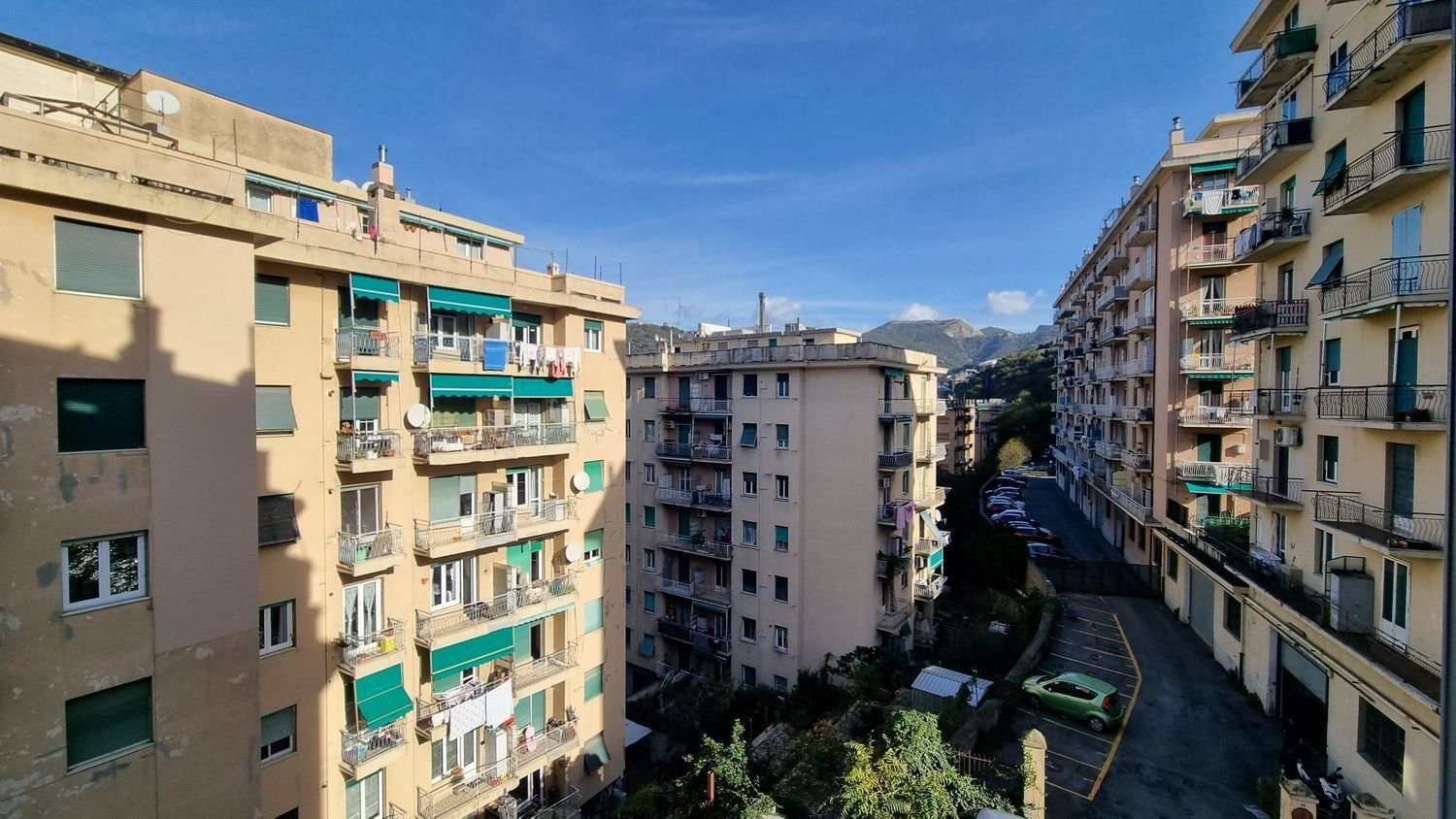 3 rooms Apartment in Genoa, Italy No. 231923