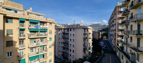 3 rooms Apartment in Genoa, Italy No. 231923 2
