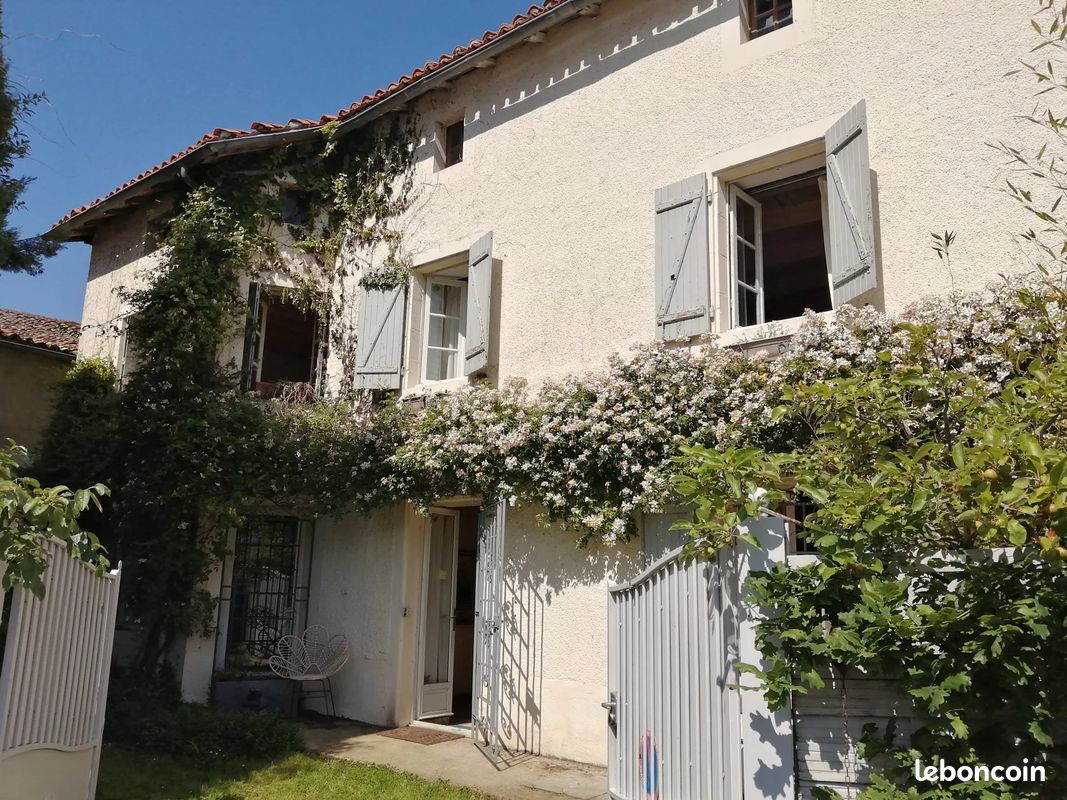 Таунхаус с 3 спальнями в Вьен, Франция № 337793