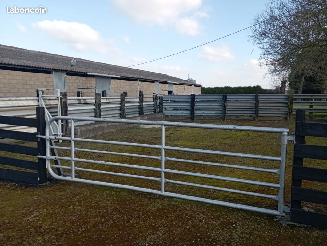  Land in Loire-Atlantique, France No. 337410