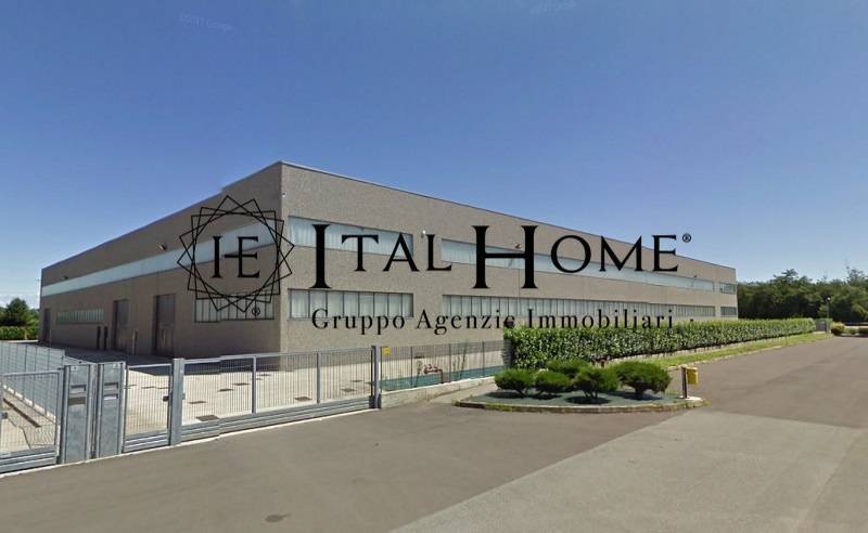 Armazém em Verano Brianza, Italy 1920 m² N.º 80927