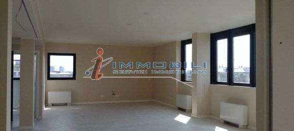 Apartamento de 4 habitaciónes en Milan, Italy No. 250742 7