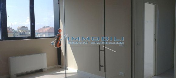Apartamento de 4 habitaciónes en Milan, Italy No. 250742 13