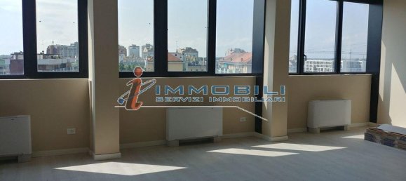Apartamento de 4 habitaciónes en Milan, Italy No. 250742 6