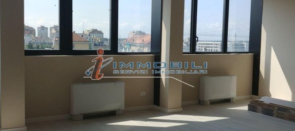 Apartamento de 4 habitaciónes en Milan, Italy No. 250742 10