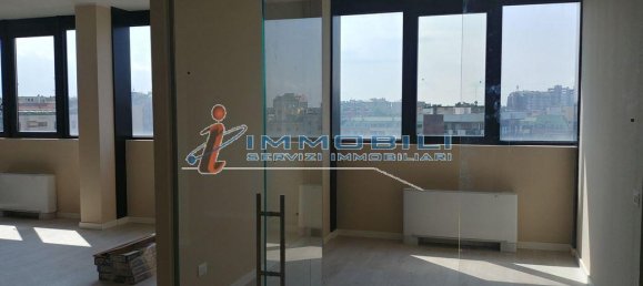Apartamento de 4 habitaciónes en Milan, Italy No. 250742 2