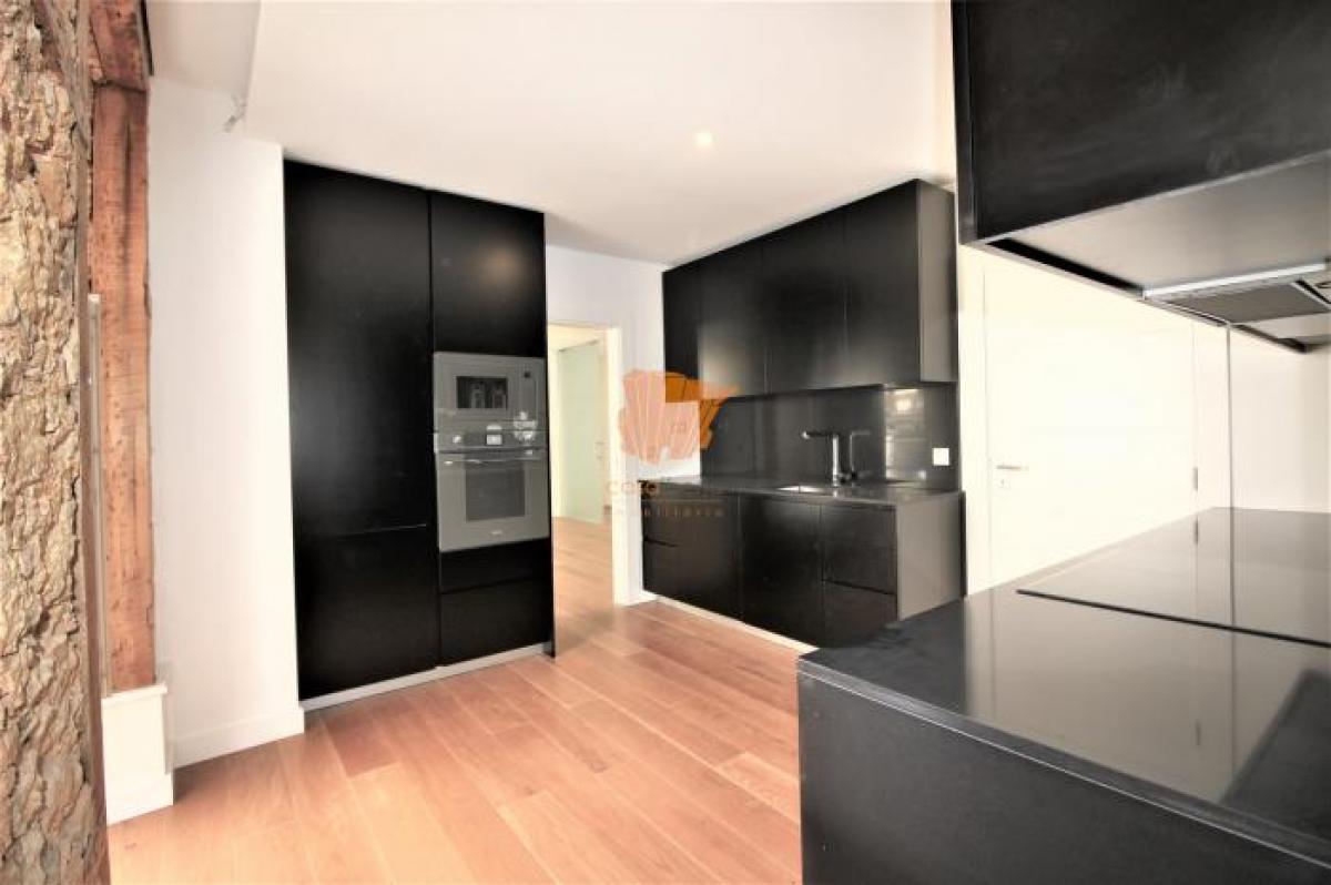 4 bedrooms Apartment in Lisbon, Portugal No. 3222